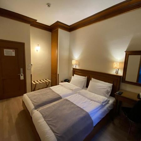 Hotel Argjiro Gjirokastër Екстериор снимка