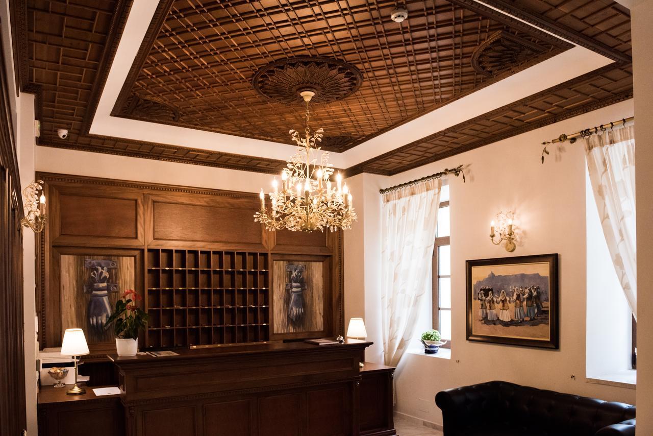 Hotel Argjiro Gjirokastër Екстериор снимка
