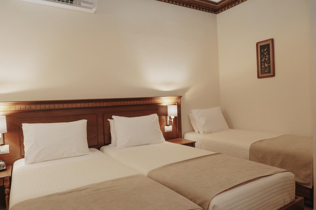 Hotel Argjiro Gjirokastër Екстериор снимка