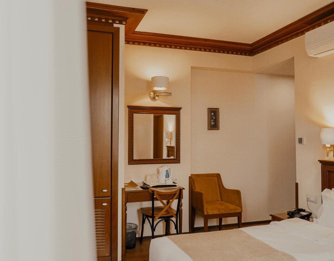 Hotel Argjiro Gjirokastër Екстериор снимка